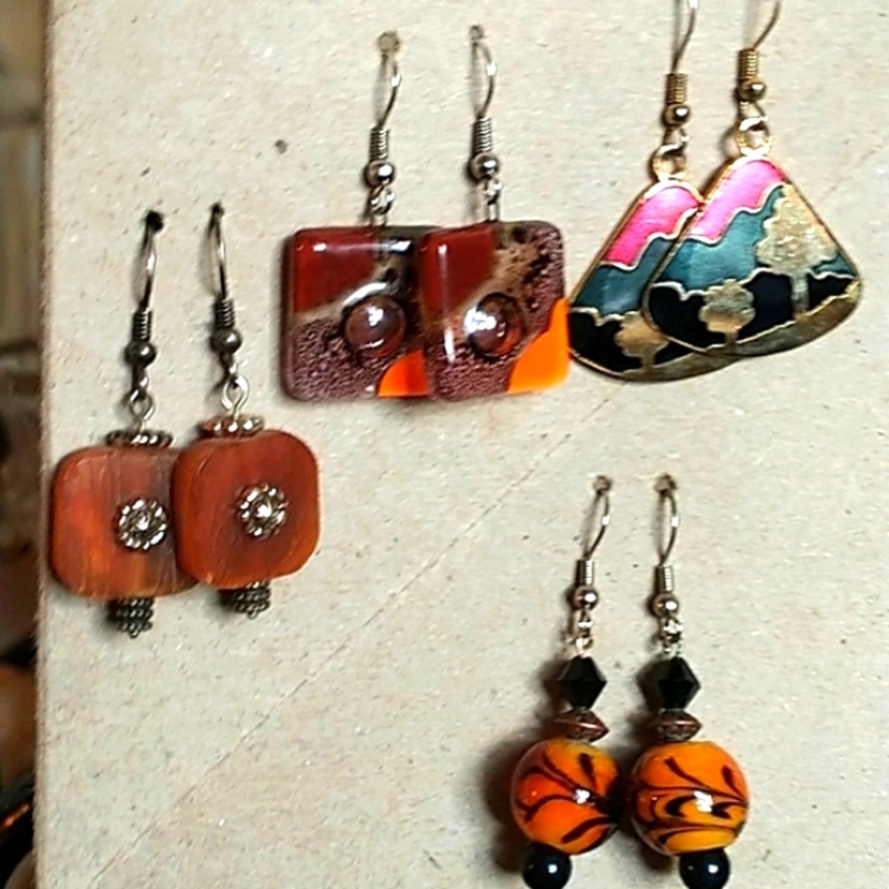 4 Pairs Earrings in Amber and Earth Tones